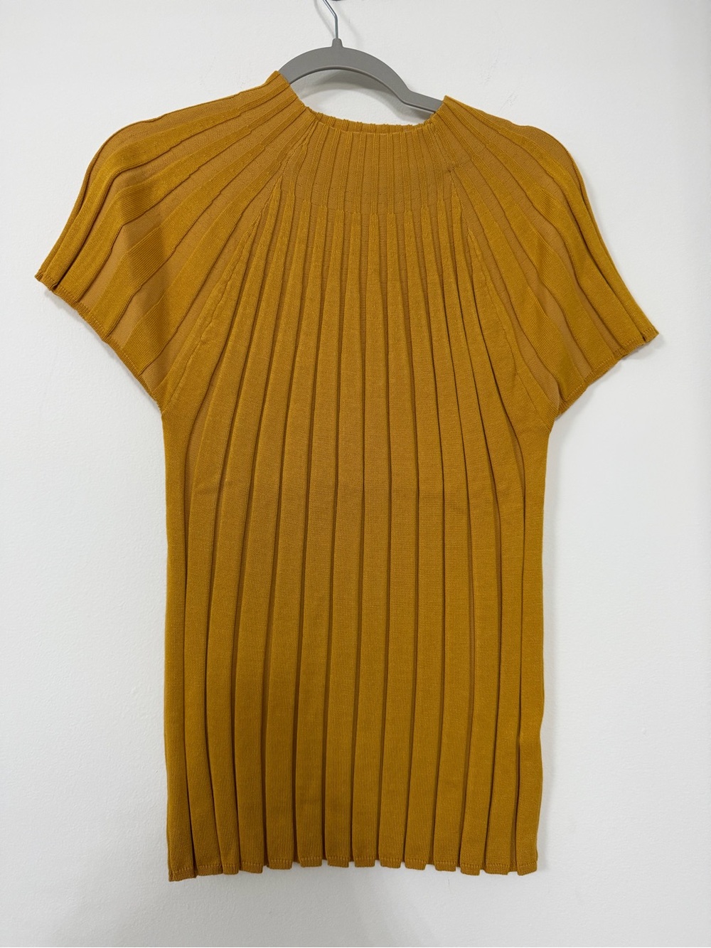 Cable & Gauge Ribbed Short-Sleeve Knit Top - Mustard Gold